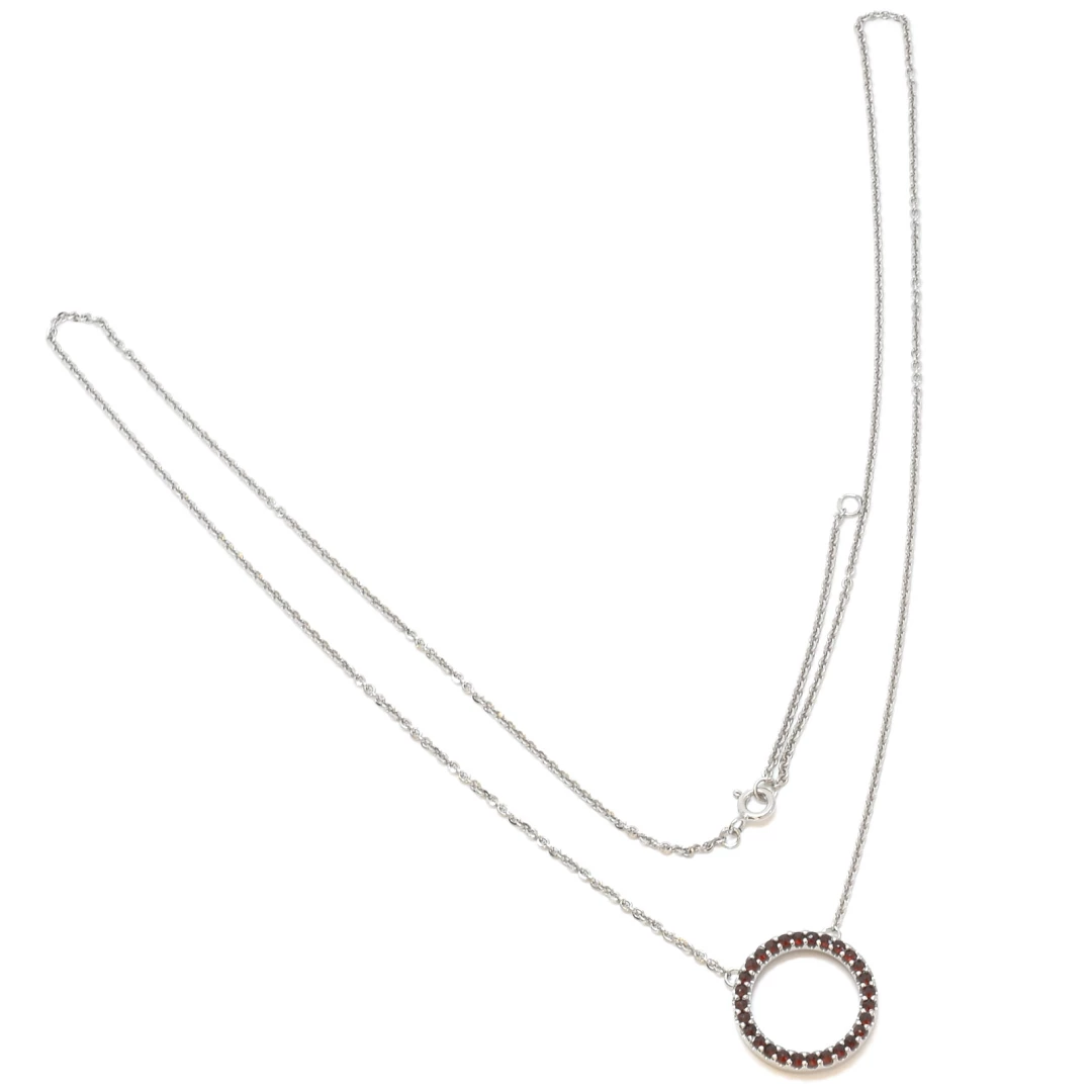 Stříbrný náhrdelník s českými granáty 70 cm