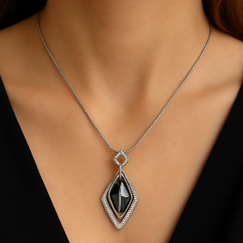 Náhrdelník s krystalem Swarovski Victoriana Long