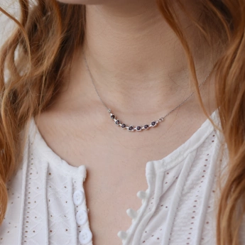 Stříbrný náhrdelník s českými granáty Fynera