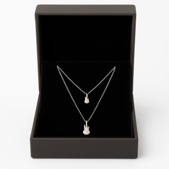 Ocelový přívěsek kytara