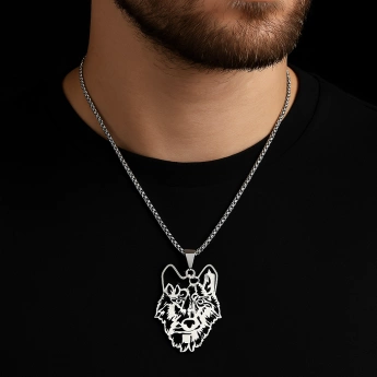 Ocelový přívěsek Vlk – symbol síly a svobody (řetízek zdarma)