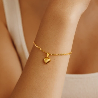 Dámský zlacený náramek se srdíčkem