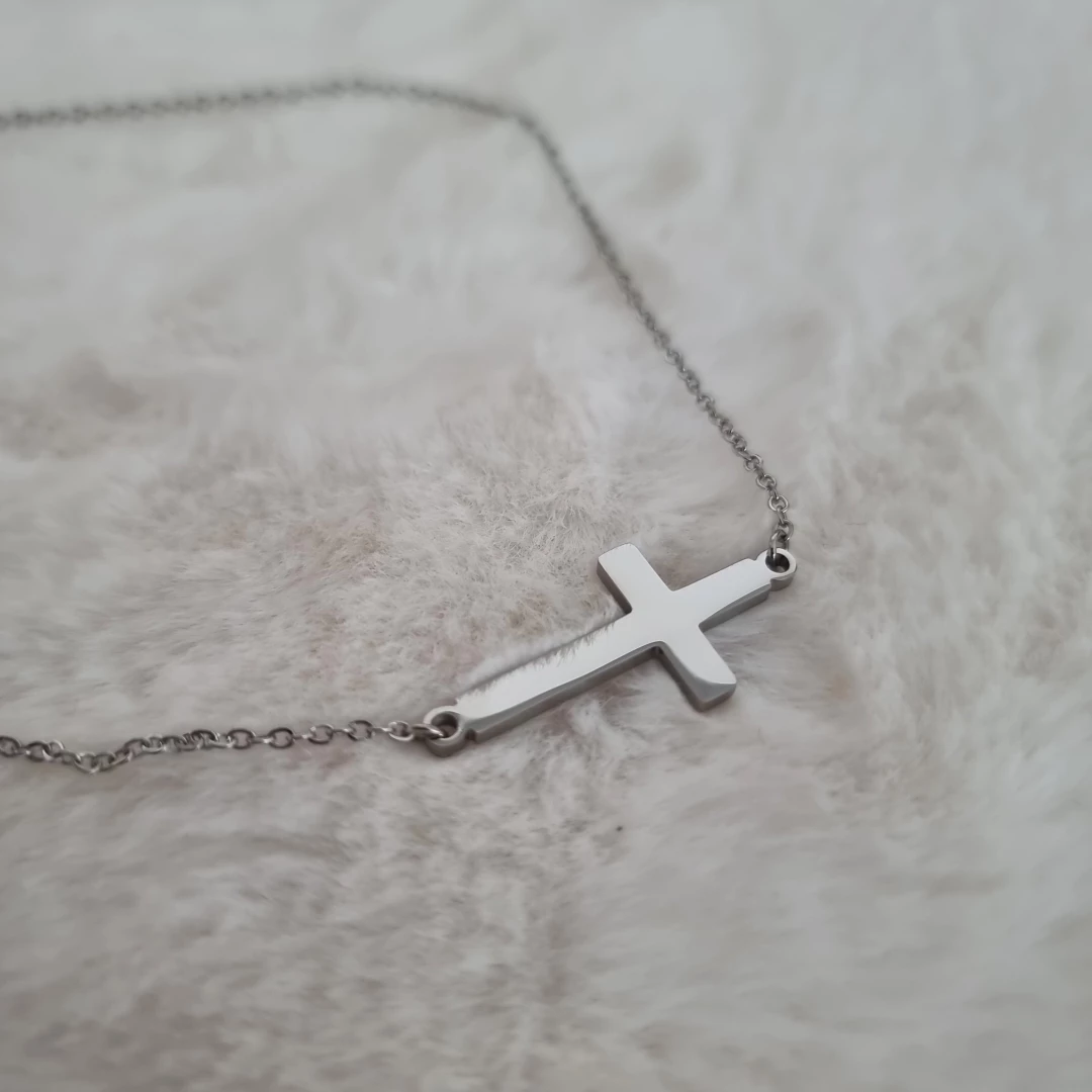 Ocelový náhrdelník - kříž