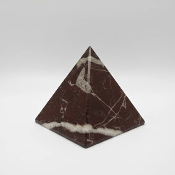 Šungitová pyramida 8 x 8 cm