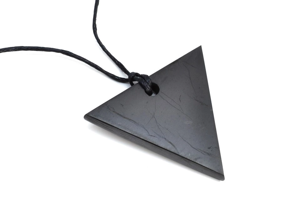 Přívěsek ze šungitu Šanel