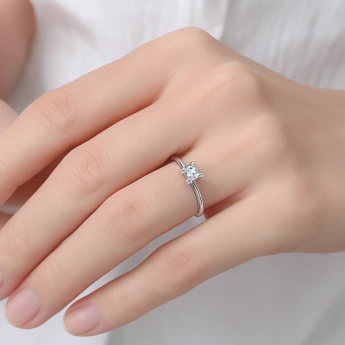 Stříbrný prsten se zirkonem Nara