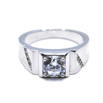 Stříbrný masivní prsten s Moissanitem Maximus