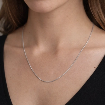 Stříbrný řetízek strunka Rh  Linda