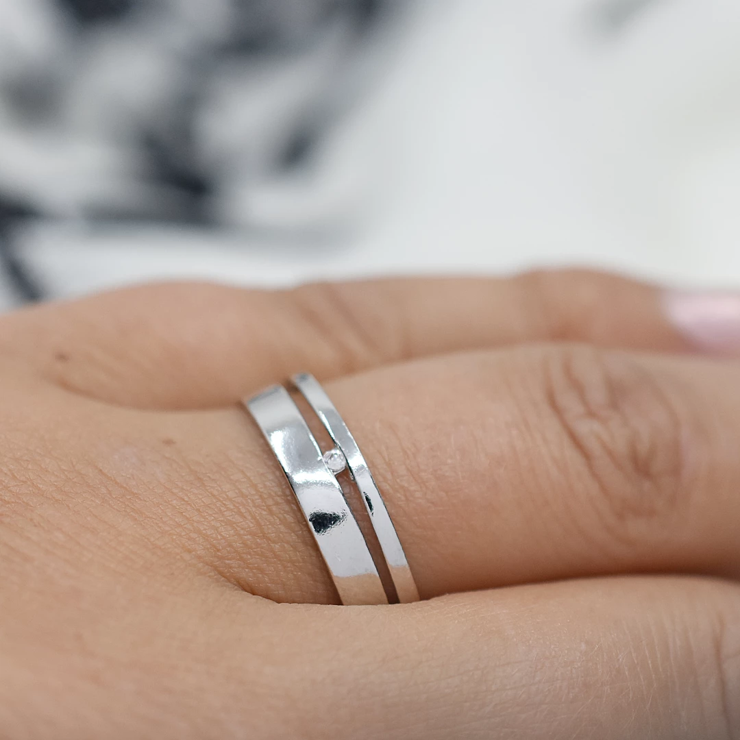 Stříbrné snubní prsteny se zirkonem Dase