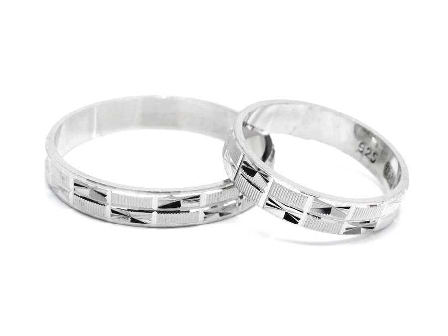 Snubní stříbrný prsten 49