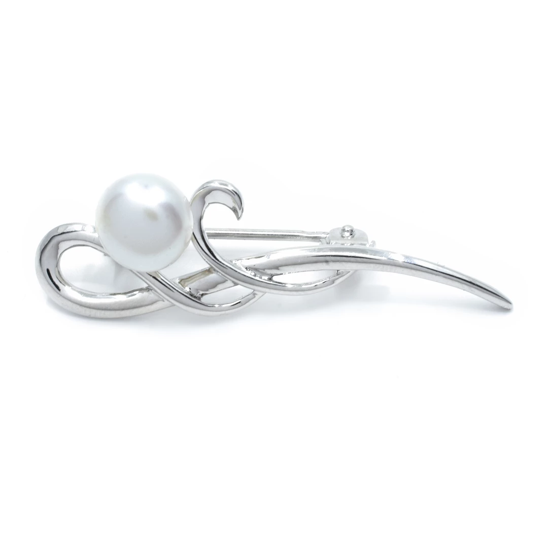 Stříbrná brož s bílou perlou Kahli