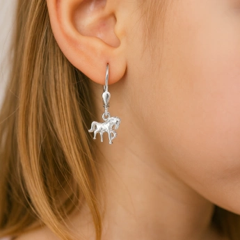 Stříbrné náušnice kůň Hapi