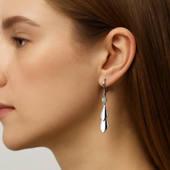 Stříbrné visací náušnice s krystalem – geometrická elegance