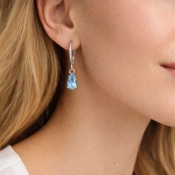 Stříbrné náušnice s modrým zirkonem – kapka