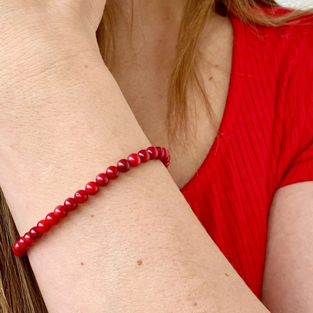 Náramek červený korál 5 a 8 mm Kornelia