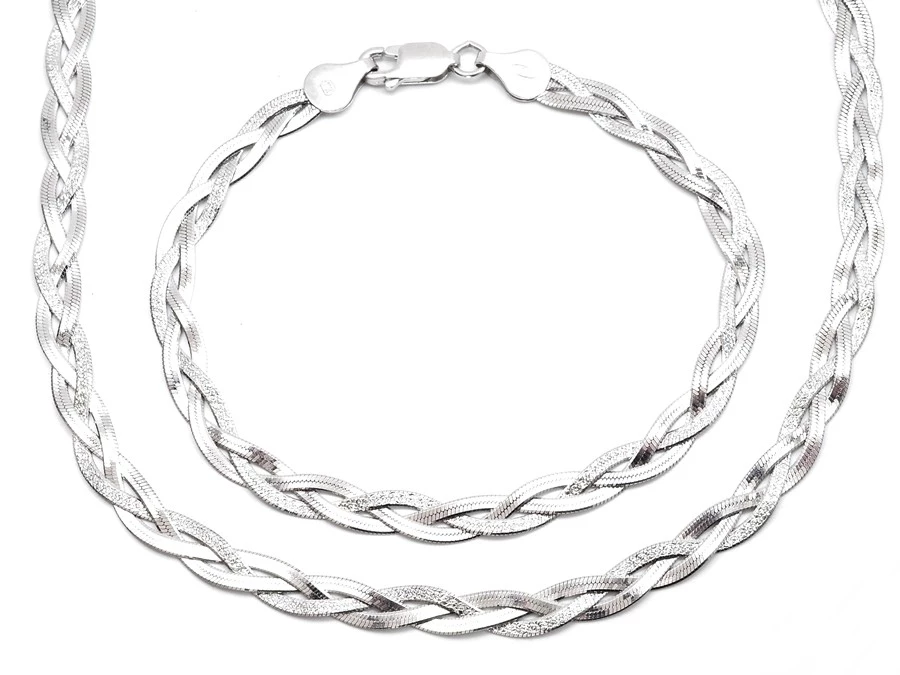 Stříbrný náhrdelník copánek