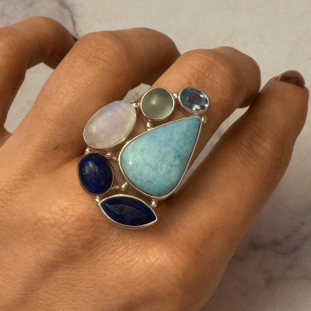Stříbrný prsten s larimarem a perlou