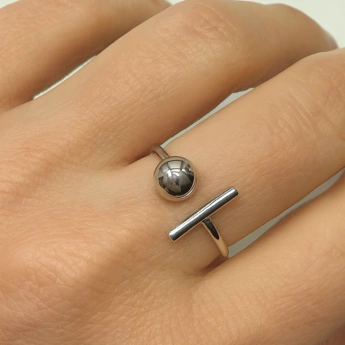 Extravagantní stříbrný prsten s kuličkou Kally