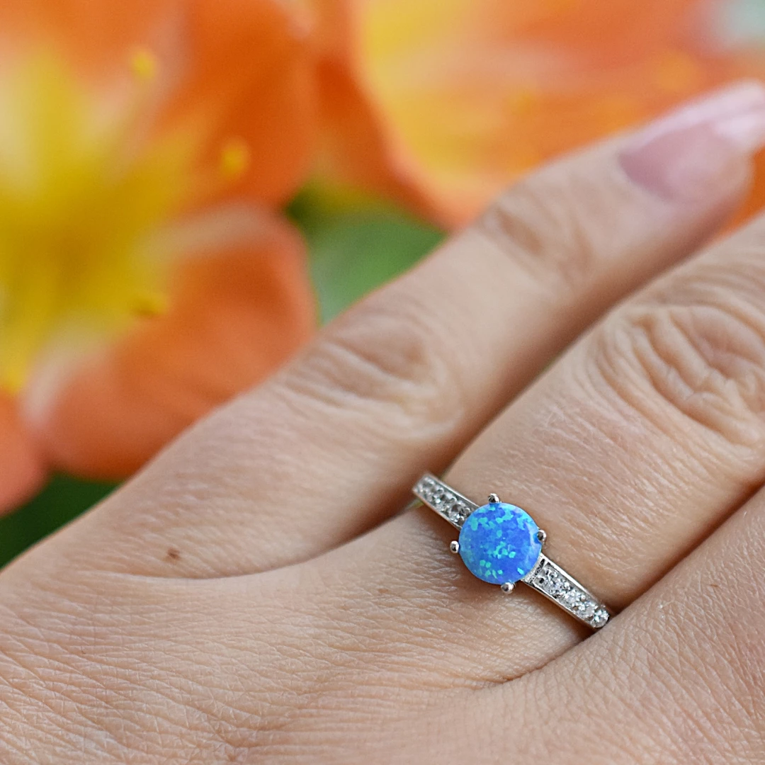 Stříbrný prsten opál modrý 6mm