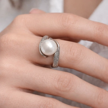 Stříbrný prsten s perlou a zirkony Francis