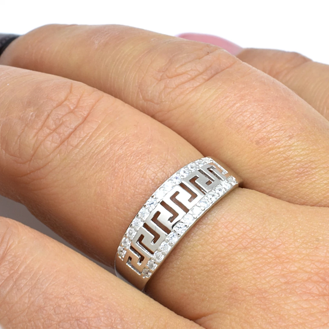 Stříbrný prsten se zirkony řecký vzor