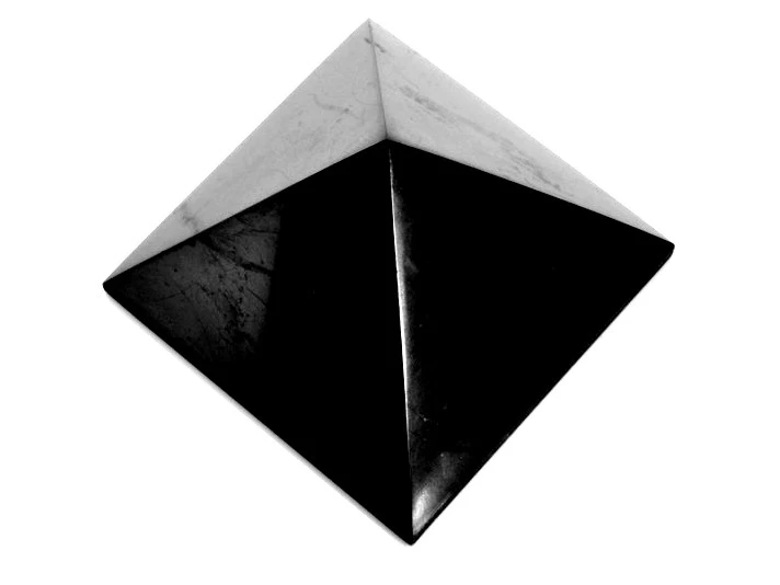 Šungitová pyramida 20x20 cm