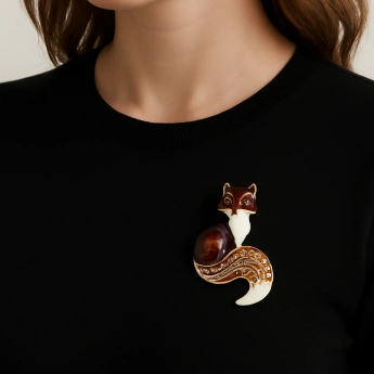 Brož Liška zlatý šarm