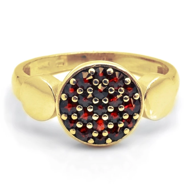 Zlatý prsten český granát
