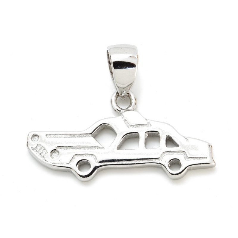 Stříbrný přívěsek auto