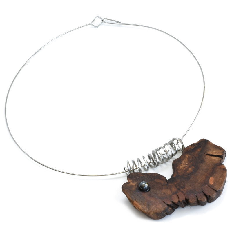 Autorský náhredelník ze dřeva - vinná réva