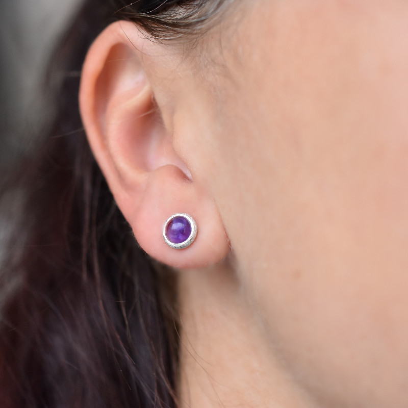 Stříbrné náušnice minimalistické, s fialovým ametystem