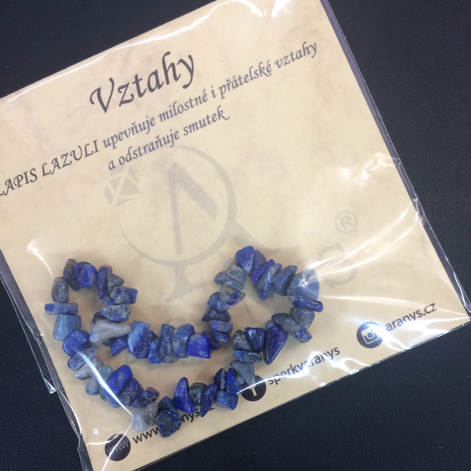 Náramek lapis lazuli pro dobré mezilidské vztahy