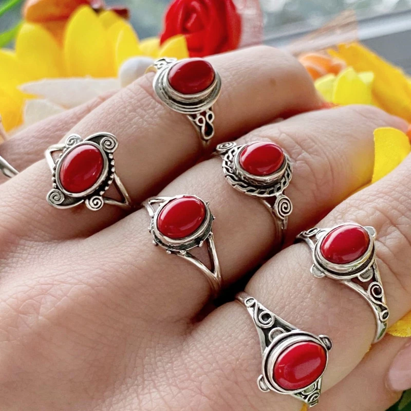 Štříbrné prsteny s červeným korálem