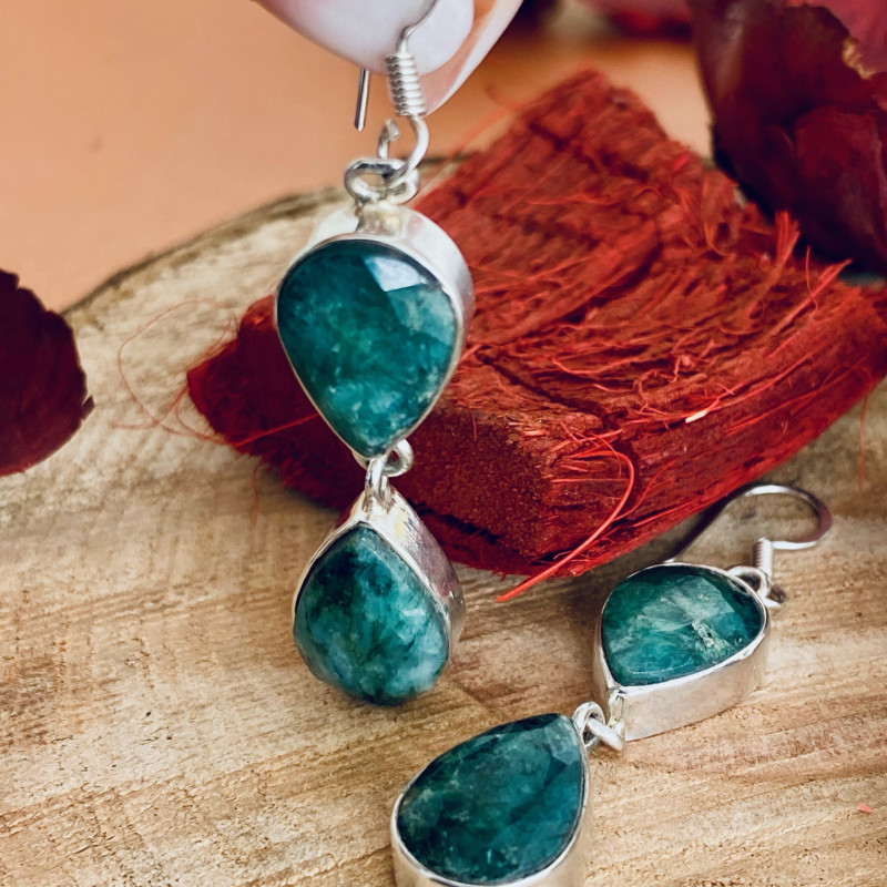 Stříbrné náušnice smaragd