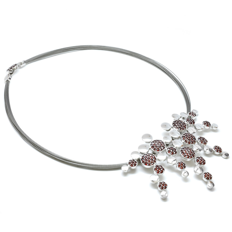 Stříbrný náhrdelník s pravými českými granáty