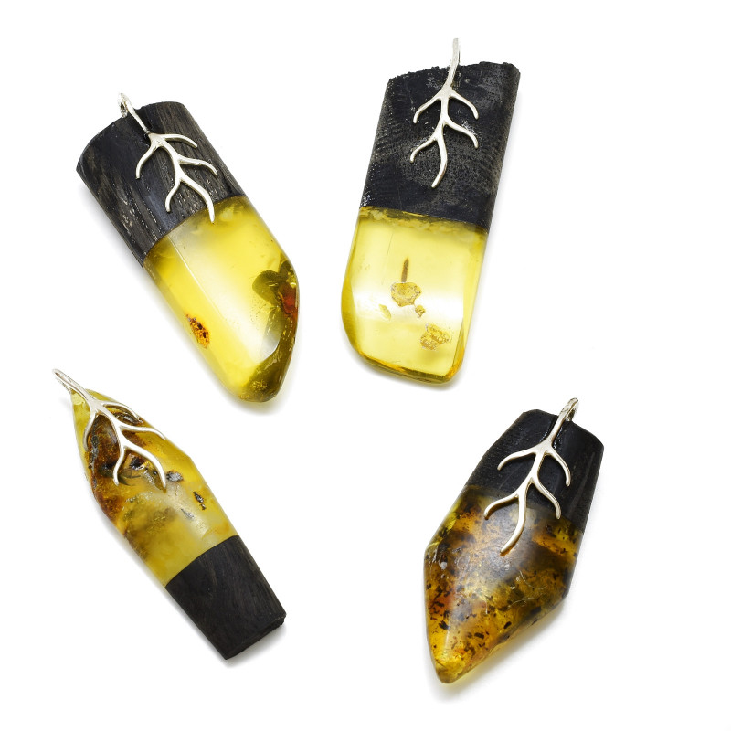 Jantarové přívěsky