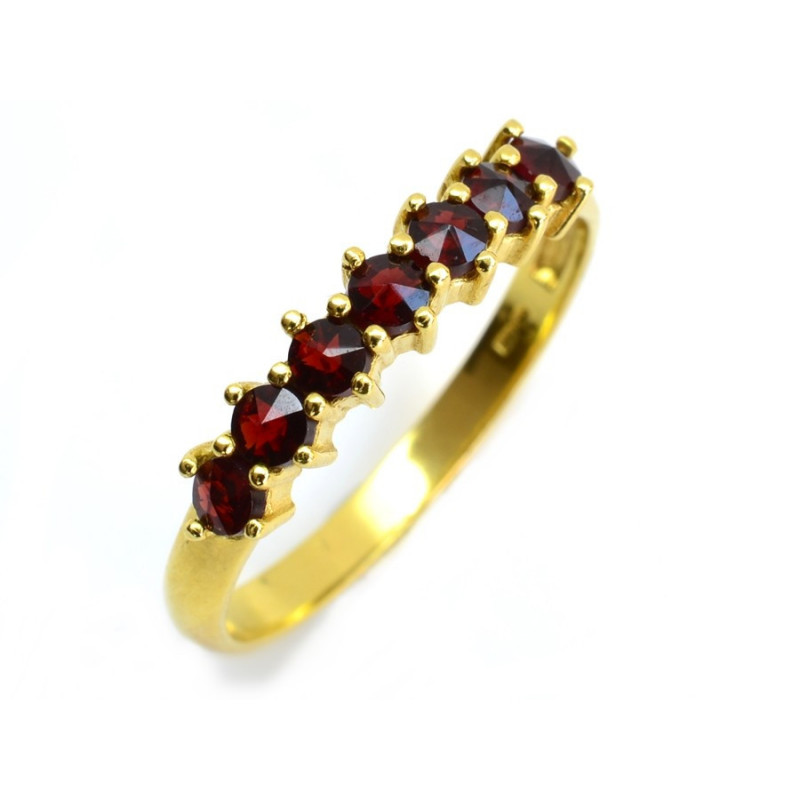 Zlatý prsten s českými granáty